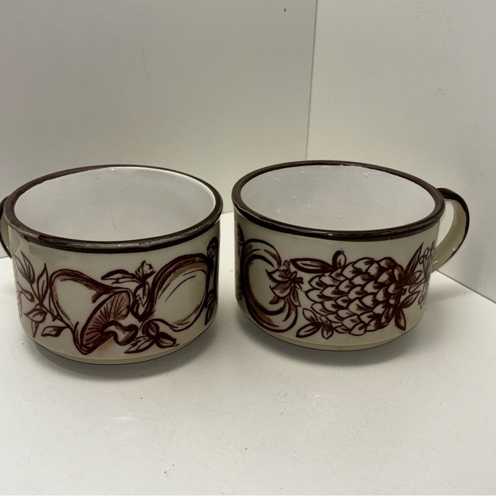 Otagiri, Japan set of 2 ceramic soup mugs with stylized vegetables design - Picture 2 of 7
